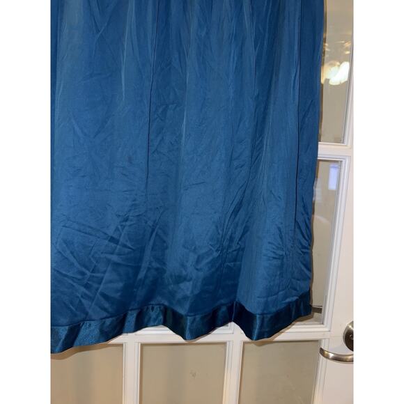 Vintage Vanity Fair Large Nightgown Blue Sleeveless Satin V-Neckline Embroidered - Picture 4 of 5